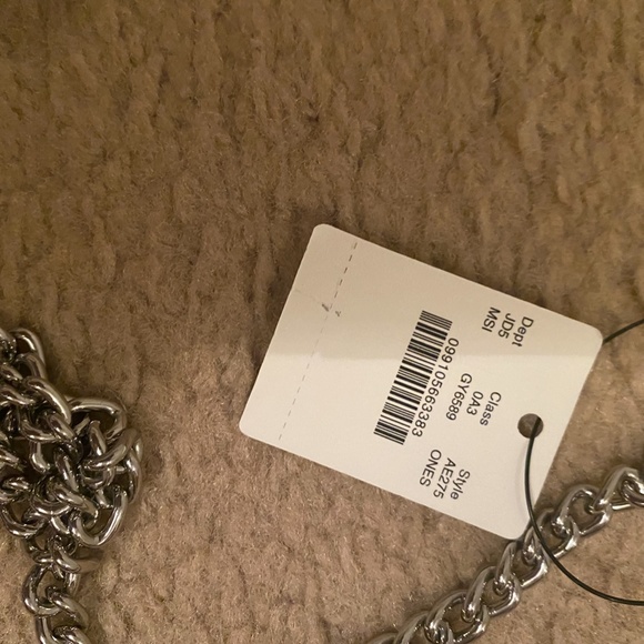 J.CREW MINAUDIÈRE CLUTCH IN SILVER SEQUIN. - Picture 3 of 6